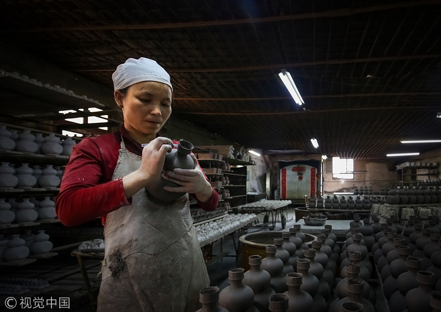 Ceramic production processes captured in photos