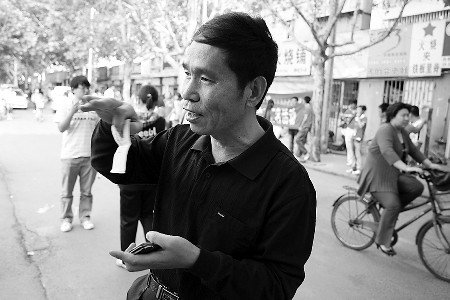 山东两对高考“父子兵”同时进考场