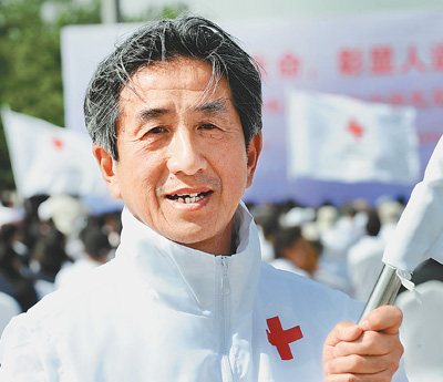 红旗飘飘:服务,到人民最需要的地方