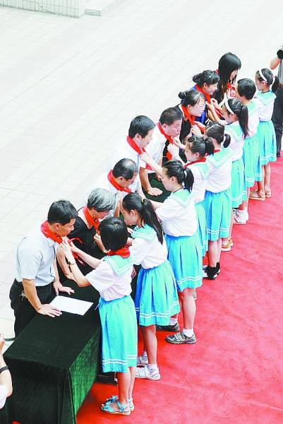 红云图书室·关爱农民工子女志愿服务行动走进山西