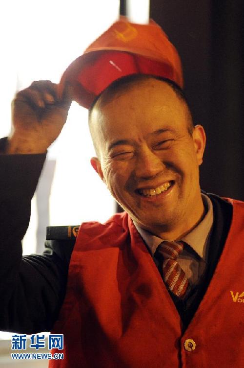 一个义务修车师傅26年的风雨坚守