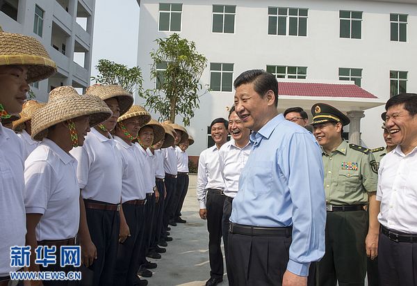 习近平：加快国际旅游岛建设 谱写美丽中国海南篇