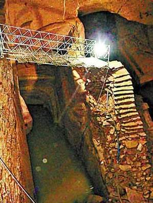 浙江发现神秘地下石窟群 抽水40米仍不见底