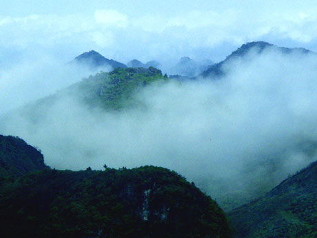 桂中南最高峰大明山