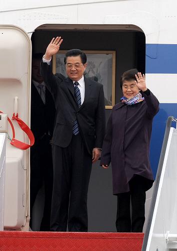 胡主席抵澳门首日:8小时8场活动 关怀祝福满濠江