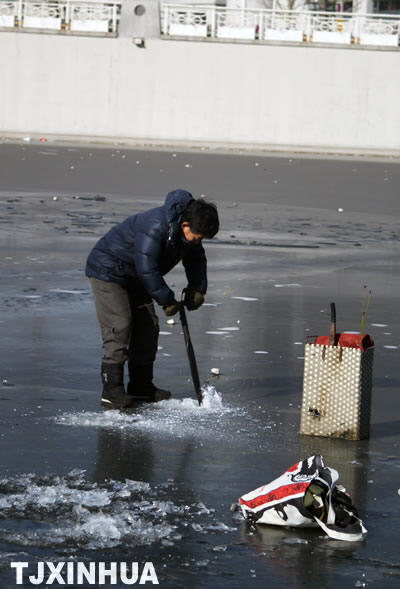 海河冰面垂钓乐