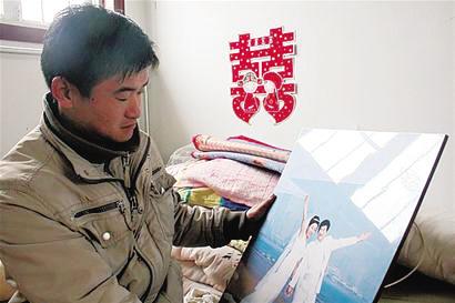 青岛甲流妈妈生下三胞胎离世 丈夫撑起贫寒家庭