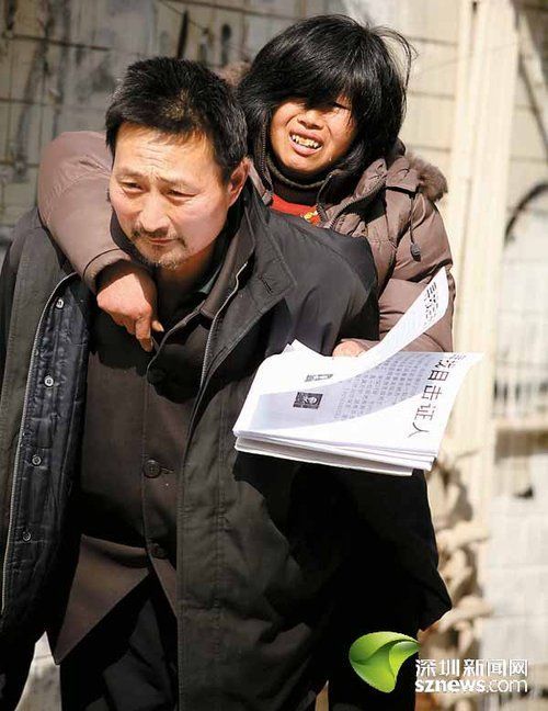 深圳一交警酒后驾驶宝马撞死退役武警逃逸