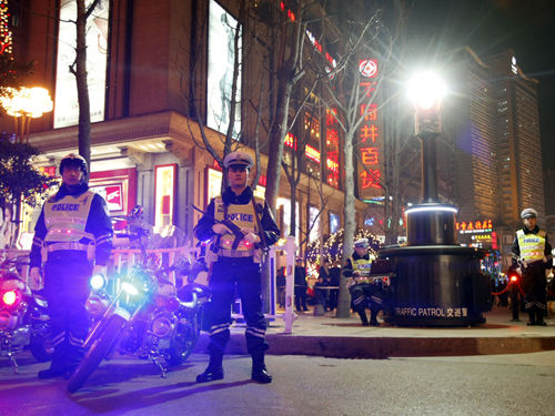 重庆将建女子交巡警队 配兰博基尼警车(组图)