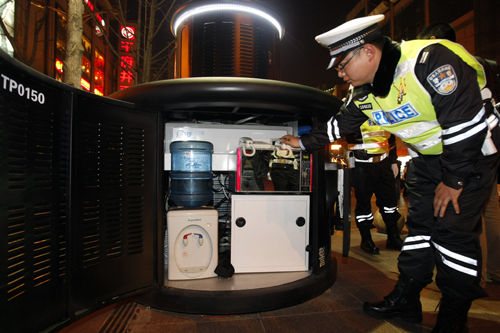 重庆将建女子交巡警队 配兰博基尼警车(组图)