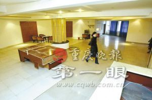 重庆涉黑团伙强迫数百名妇女卖淫敛财上亿元