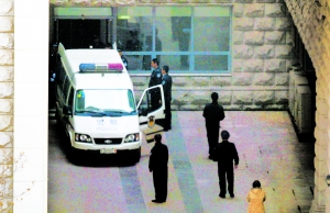 央视大火案21名被告人受审 新址办主任认罪