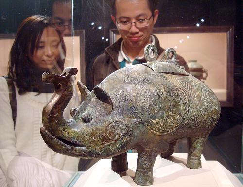陕西宝鸡出土青铜器珍品展在苏州举行