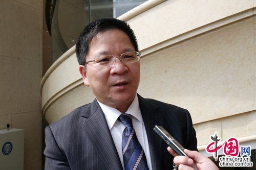 福建莆田市长坠楼身亡 今日举行追悼会