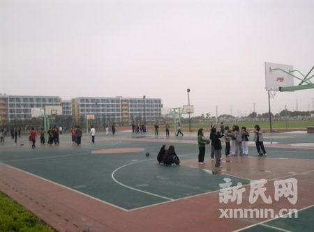 上海工会学院女生殒命校园 浮尸现河道