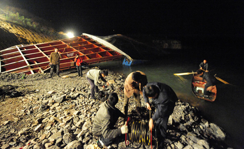 湖北巴东翻船事故失踪人数上升为14名