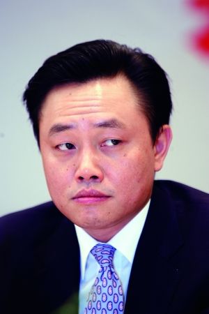黄光裕案今日开庭 聘请