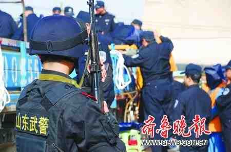 山东一看守所转移135名犯人 动用200名武警(图)
