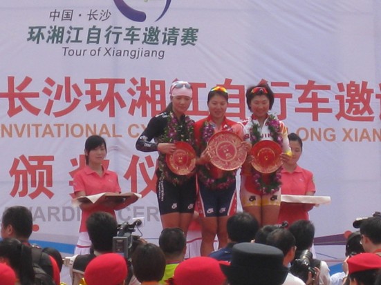 千名骑士竞逐湘江“车王”(图)