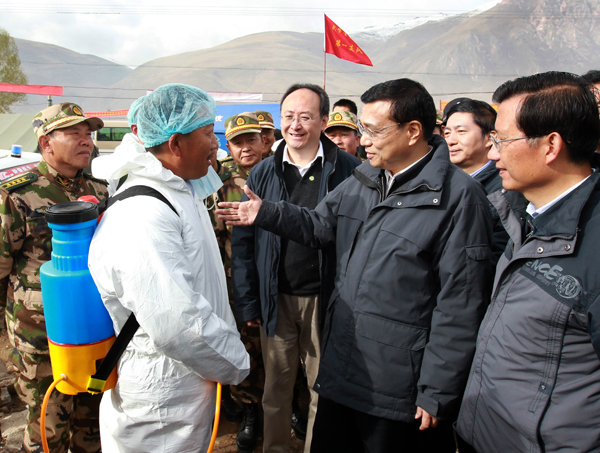李克强在玉树地震灾区考察并主持召开灾后重建现场办公会