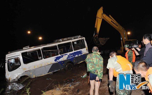 呼兰河坠车事故已6人遇难 14人下落不明