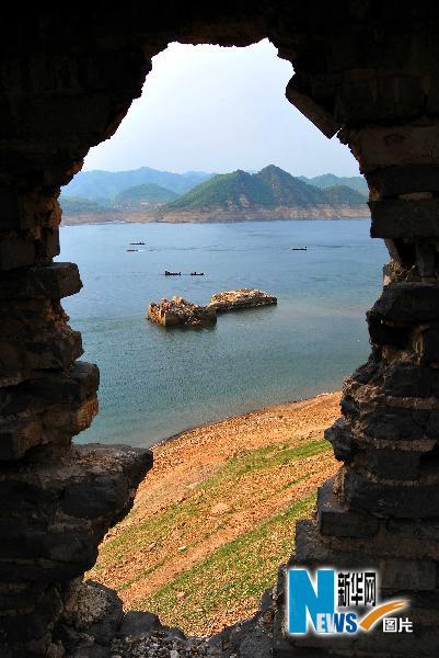 河北潘家口水库“水下长城”主体再次浮出水面(图)