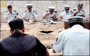 北京拆除蚁族聚居地唐家岭村违章建筑(图)