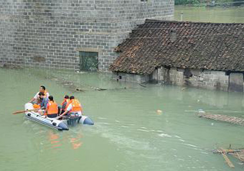 南方严重洪灾导致46人死亡 250多万人受灾