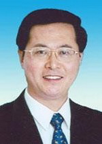 张春贤兼任新疆生产建设兵团党委第一书记 车俊任政委