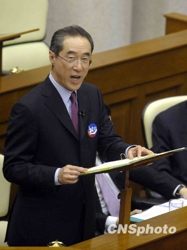 香港立法会通过2012行政长官产生办法决议案(图)