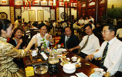 第六届APEC中小企业技展会在榕开幕