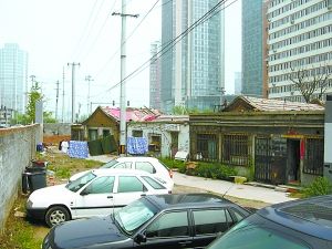 北京钉子户不满拆迁费坚守闹市7年(图)
