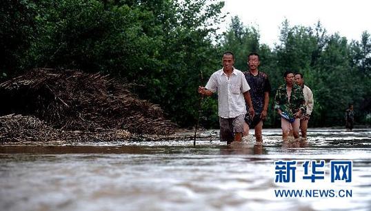 辽宁铁岭遭受特大暴雨袭击 胜利河阿吉段河堤决口