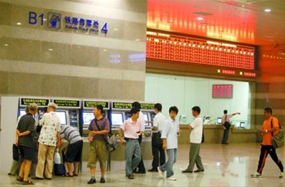 坊间传言沪宁高铁没人坐 铁路部门辟谣：趟趟满员