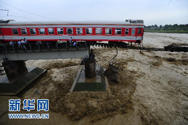 K165次旅客已安全转运 宝成铁路运输逐步恢复正常