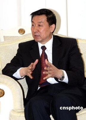 王勇接替李荣融出任国务院国资委主任(图)