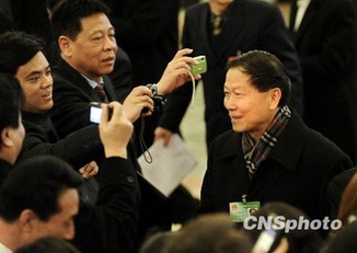 王勇接替李荣融出任国务院国资委主任(图)