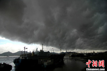 三大热带气旋袭东南沿海 上海中小学等放假应对