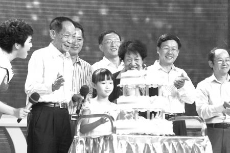 袁隆平:90岁时实现亩产1000公斤