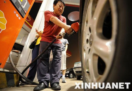 成品油定价机制备受质疑 发改委称近期不会调整