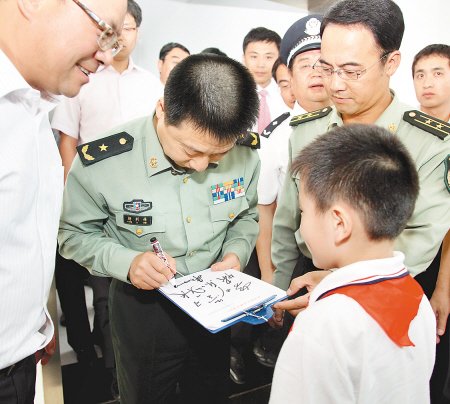杨利伟:2020年左右我国将建成自己的空间站