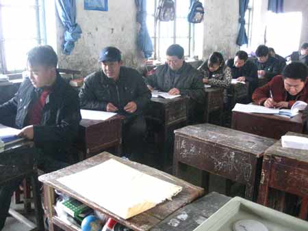 湖南隆回：1.5万人统一参加法律考试