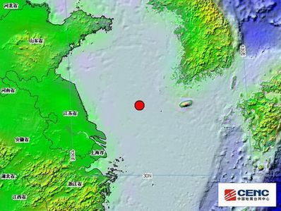 红点处为震中位置。图片来源:中国地震网 南黄海9时19分发生5级地震 上海部分地区有震感