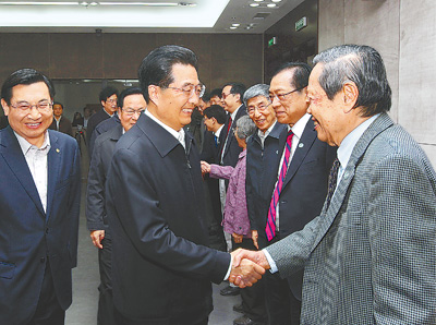 百年砥砺铸辉煌 水木清华再奋进<BR>——记胡锦涛总书记在清华大学考察工作