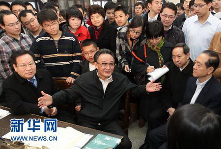 吴邦国考察清华大学:弘扬清华百年文化<BR> 建设世界一流大学