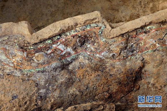 秦兵马俑坑考古最新发现 皮质漆制彩绘“秦盾”