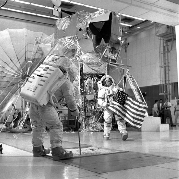 NASA老照片揭秘:如何成为“全能”宇航员