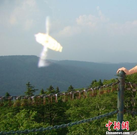 专家：黑龙江凤凰山疑似UFO较大可能为飞虫