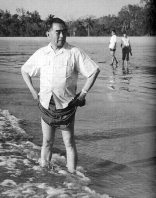 周恩来十大可爱瞬间 伟人也有萌态