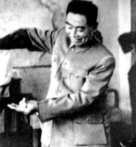 周恩来十大可爱瞬间 伟人也有萌态